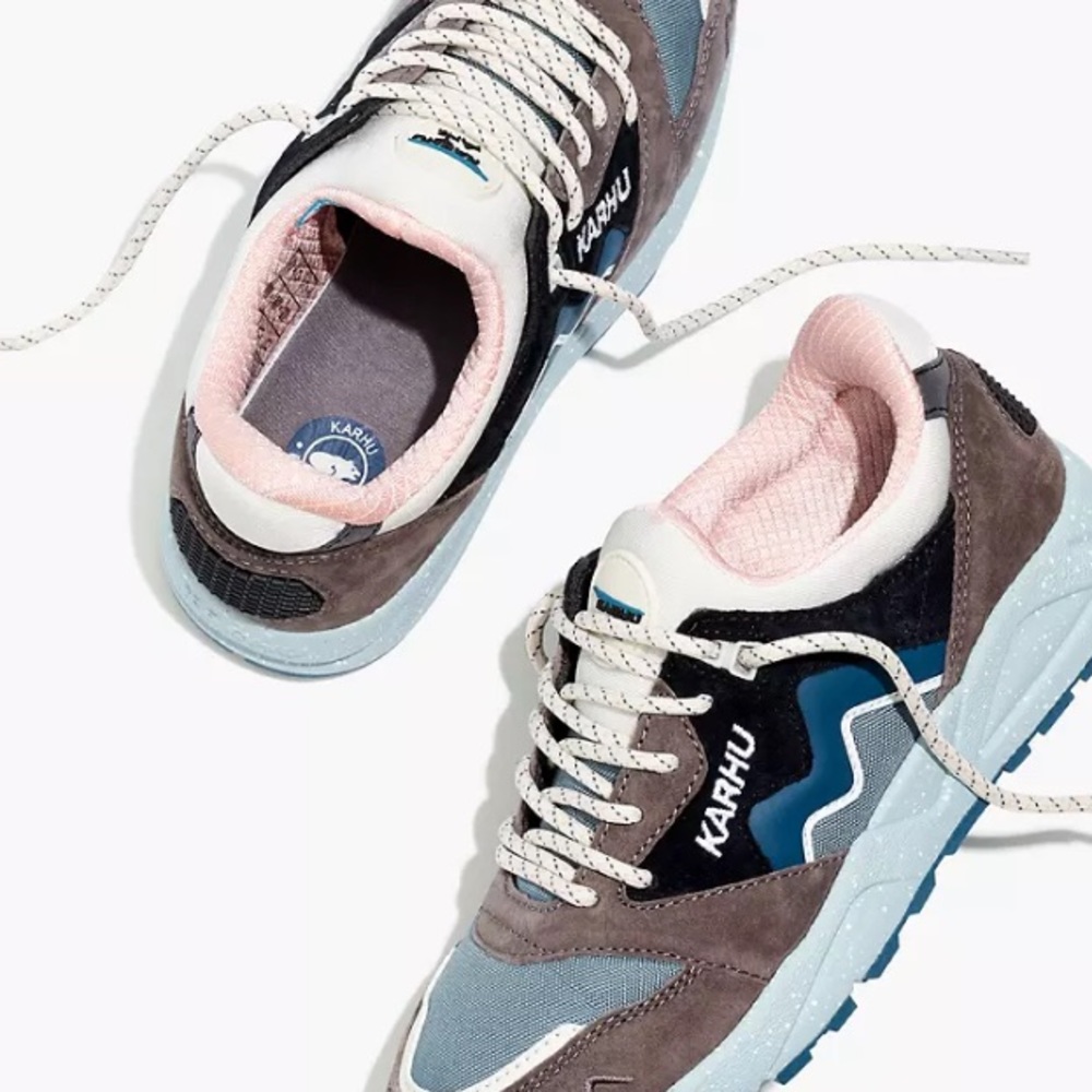 Karhu Unisex Suede Aria 95 Trainer Sneaker in Vetiver Sz 7.5 (Unisex Sizing)